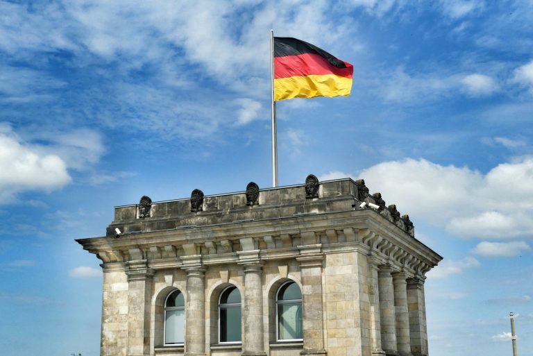 Germany Visa Sponsorship for Immigrants, Work and Settle in Germany 2025 – Apply Now